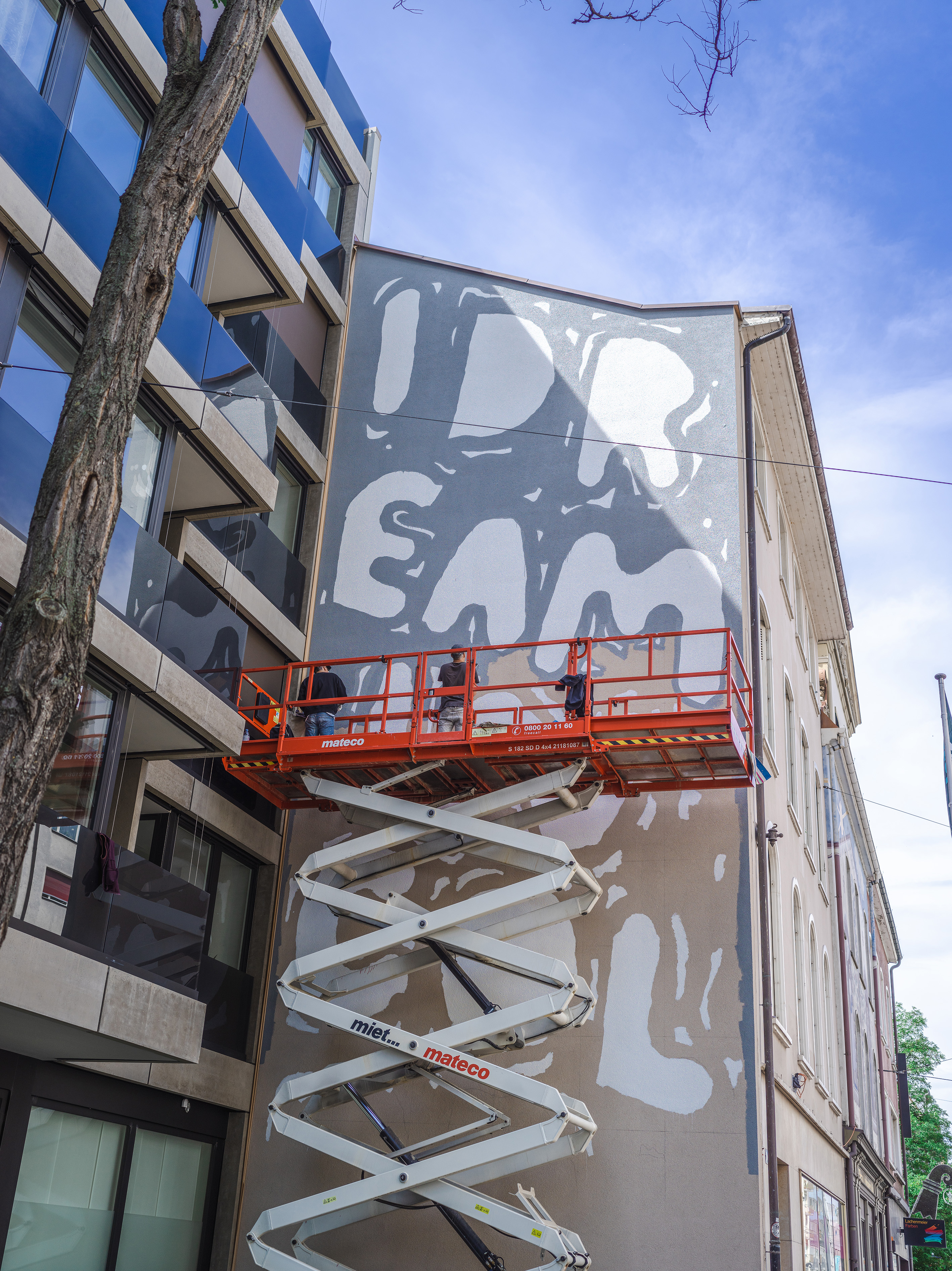 I Dream In Colors - Walldrawing in Basel