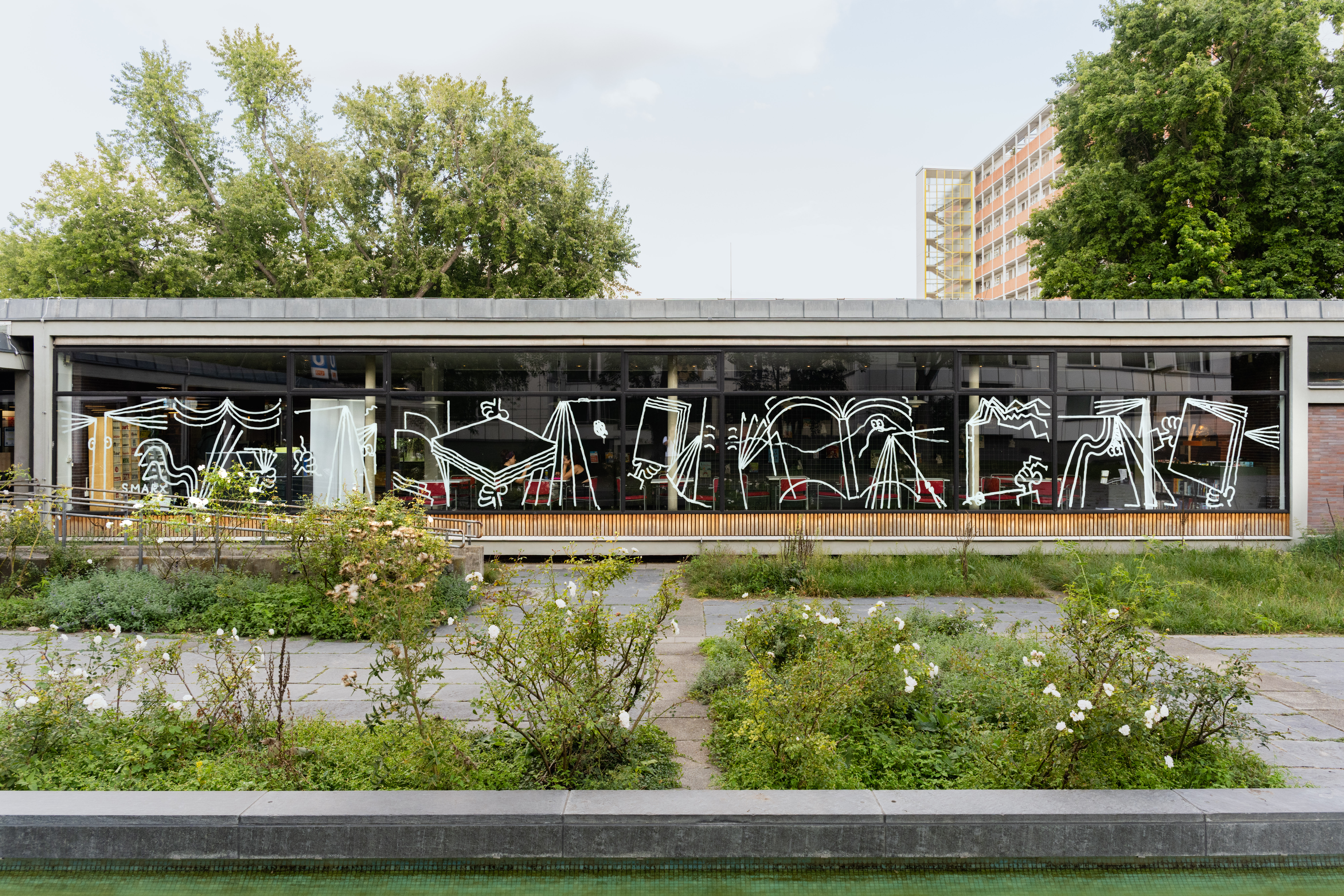 Window Drawing at Hansa Bibliothek Berlin / Grotto Books 2025, Photos by Peter Wolff